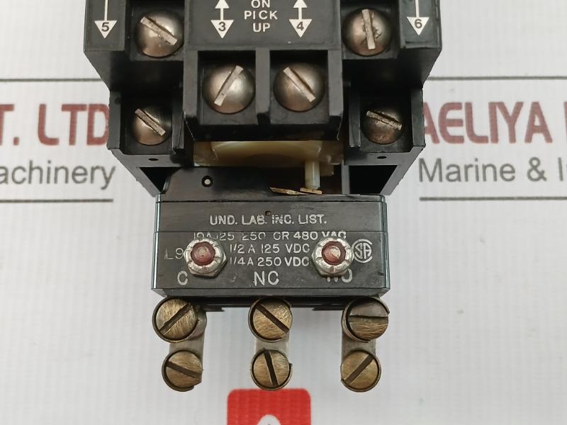 Time Delay Relay 7012 L9F Llhoriz Agastat 60Hz