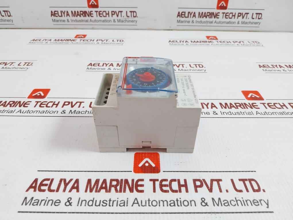 Time Switch 230V-50/60Hz Legrand Microrex Qt31