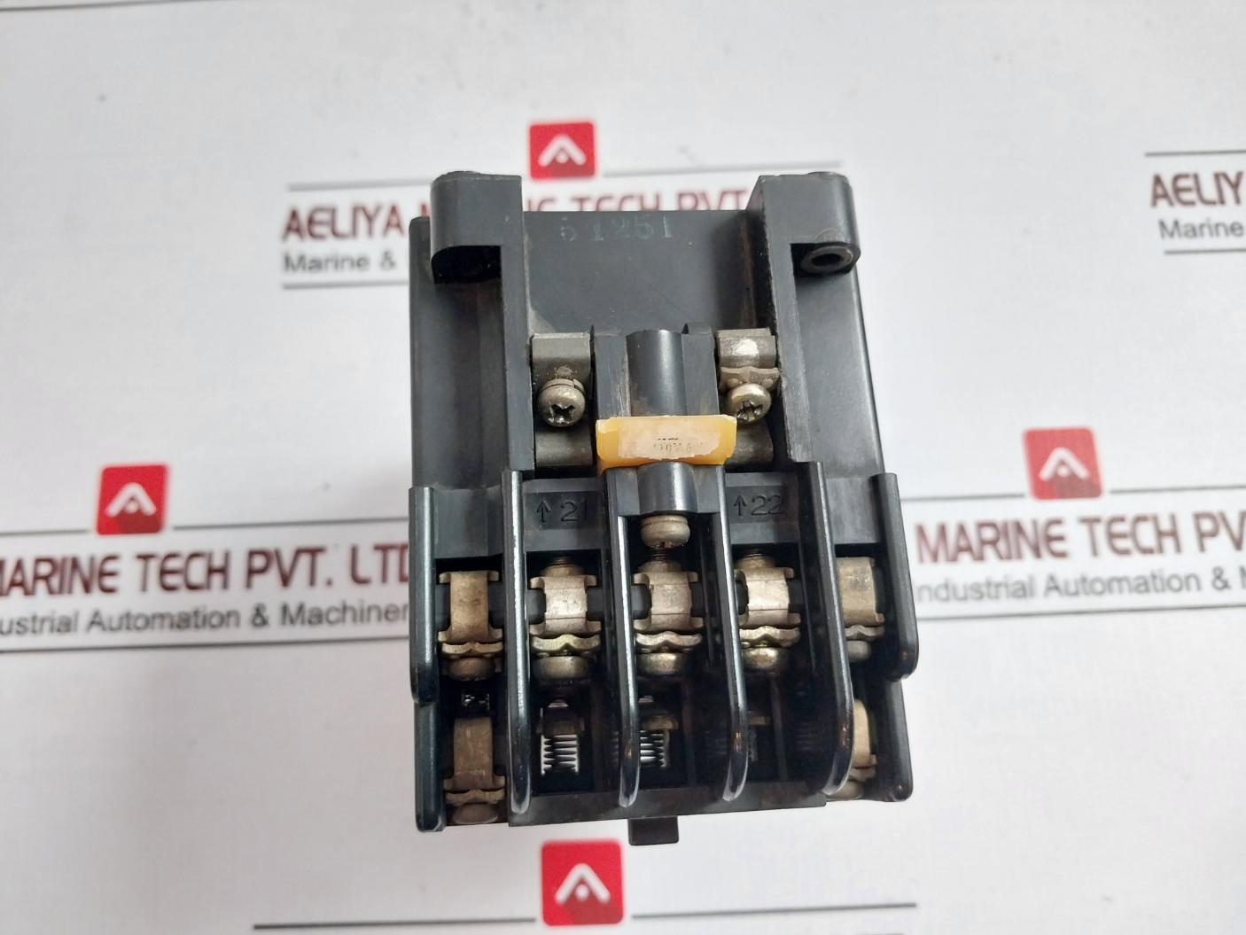 Togami-electric Pak-20U Magnetic Contactor 20 Amp 600V Max. Ac Np-11324A-2A