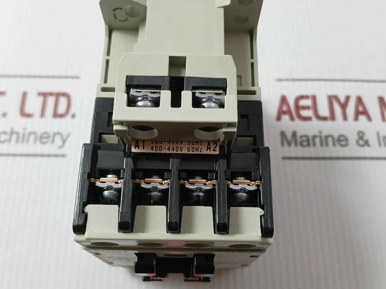 Togami Electric Pak-11J-p2547-p3300 Magnetic Contactor 380-400V 20A 50Hz