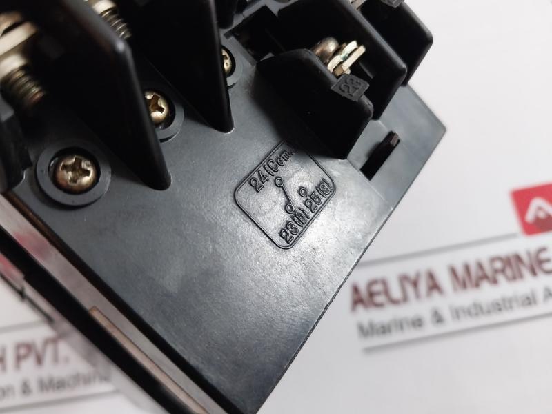 Togami Pak-25U Magnetic Contactor With Relay S-106-117, Cr-20-3 Jem A-1-0 600V