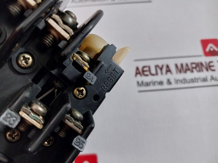 Togami Pak-25U Magnetic Contactor With Relay S-106-117, Cr-20-3 Jem A-1-0 600V