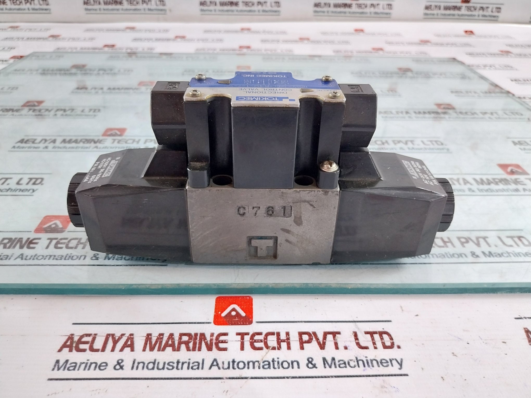 Tokimec Dg4V-3-6C-m-p2-t-7-52 Directional Control Valve