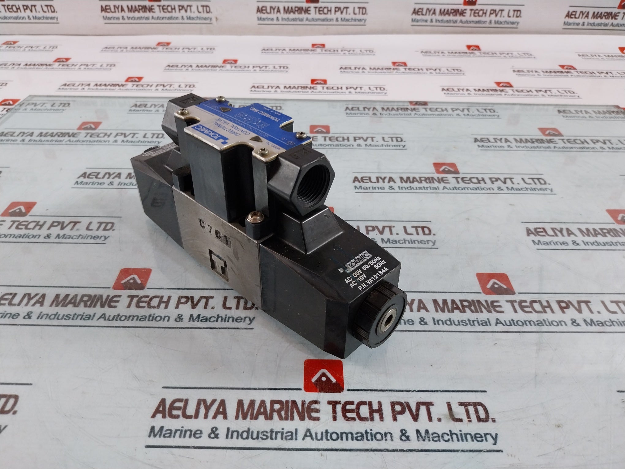 Tokimec Dg4V-3-6C-m-p2-t-7-52 Directional Control Valve