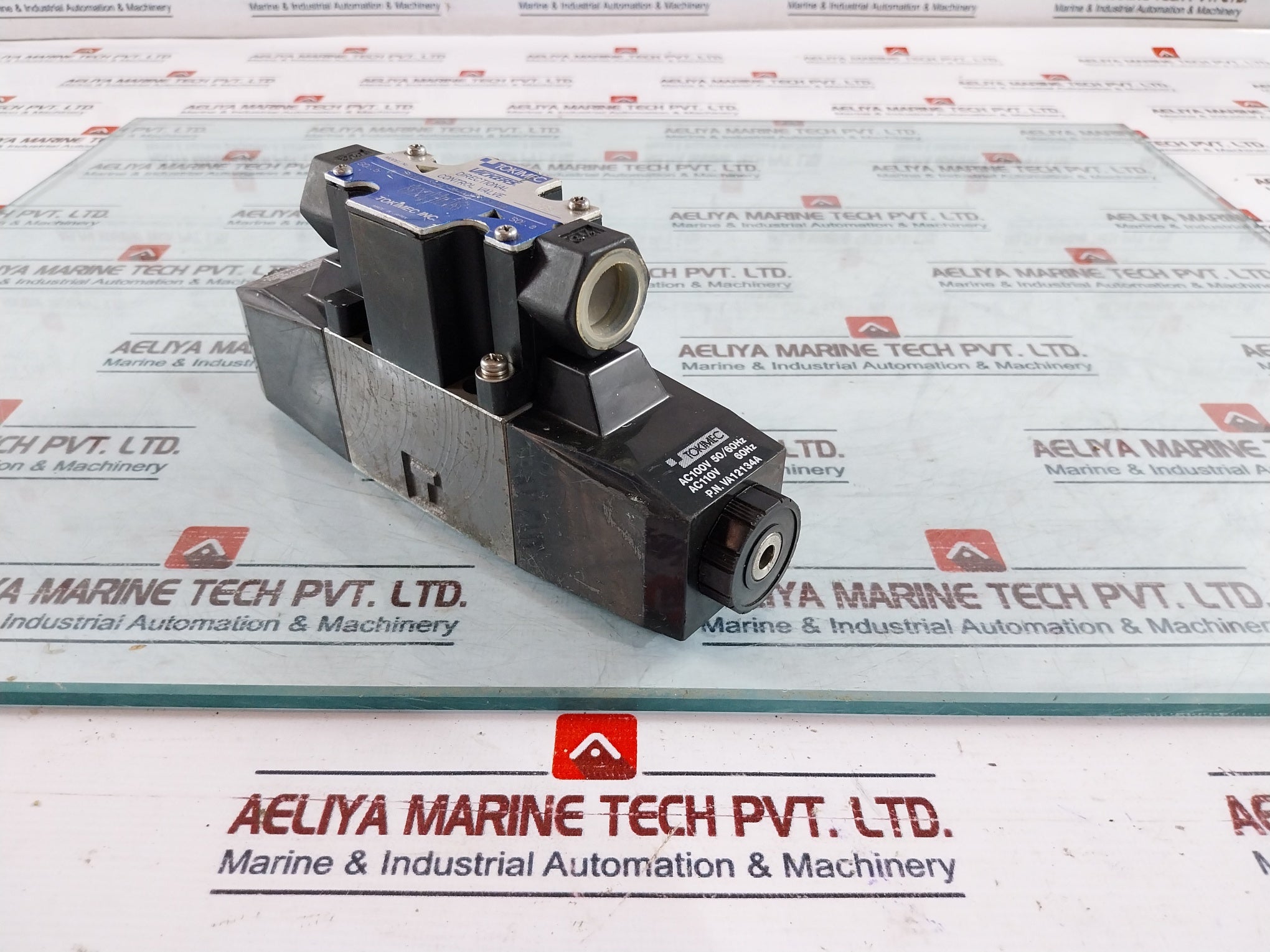 Tokimec/Vickers Dg4V-3-6C-m-p2-t-7-50 Directional Control Valve