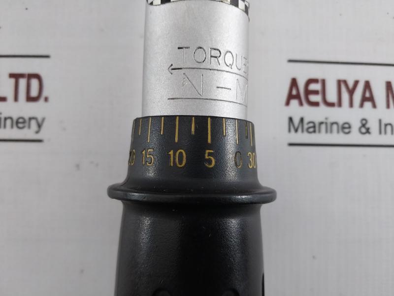 Torque Wrench 0-30 Ft- Lb, 1Ft-lb=0.1383Mkg=1.3556Nm, 1Mkg=7.233Ft-lb=9.806Nm