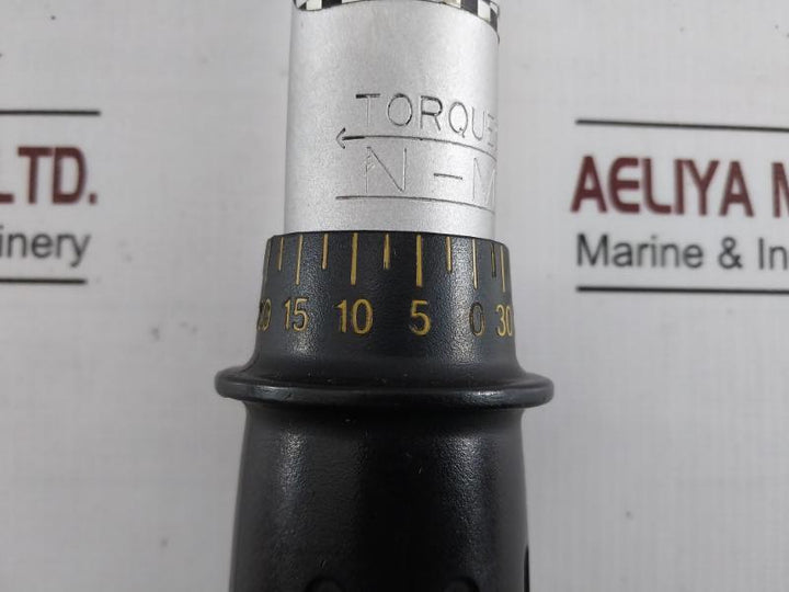 Torque Wrench 0-30 Ft- Lb, 1Ft-lb=0.1383Mkg=1.3556Nm, 1Mkg=7.233Ft-lb=9.806Nm