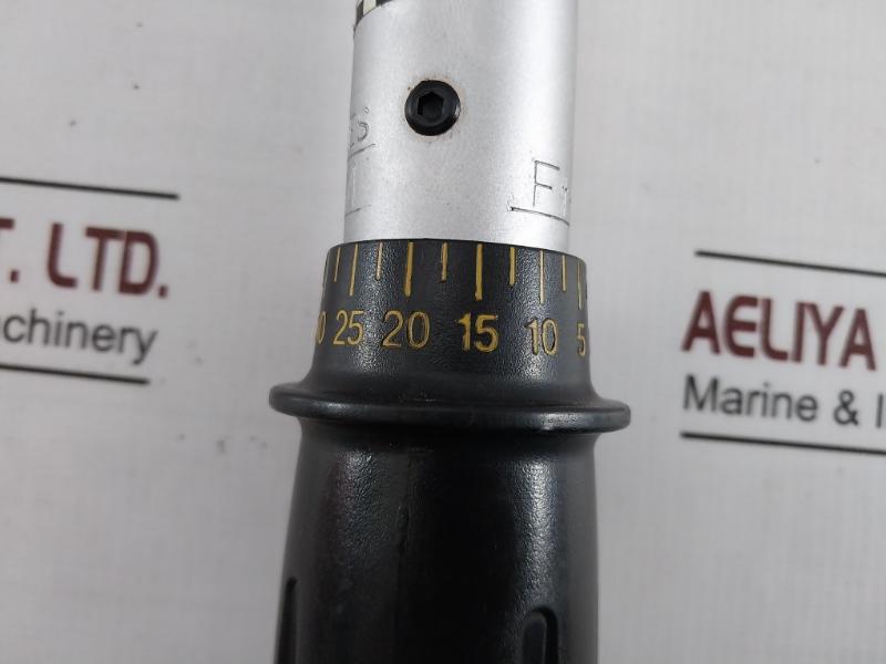 Torque Wrench 0-30 Ft- Lb, 1Ft-lb=0.1383Mkg=1.3556Nm, 1Mkg=7.233Ft-lb=9.806Nm