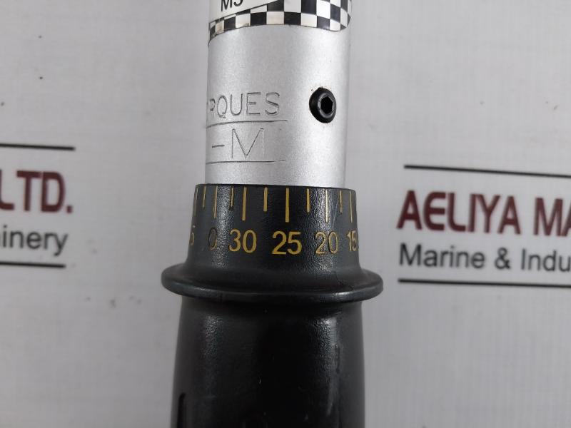 Torque Wrench 0-30 Ft- Lb, 1Ft-lb=0.1383Mkg=1.3556Nm, 1Mkg=7.233Ft-lb=9.806Nm