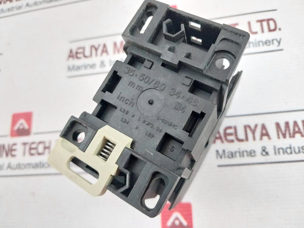 Toshiba C11J Magnetic Contactor 20A 100V 50Hz