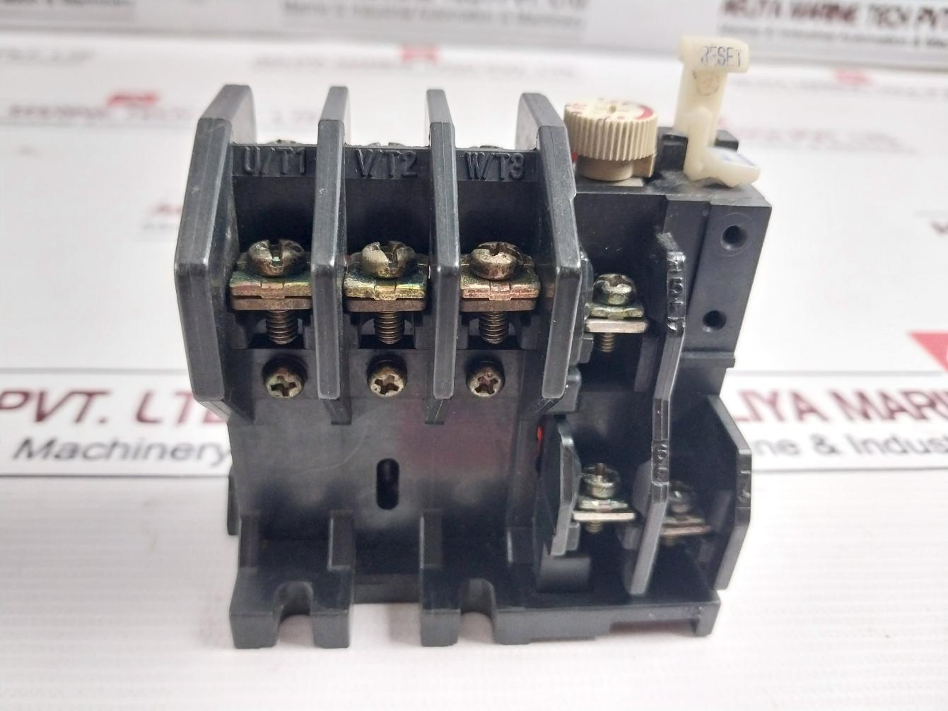 Toshiba R-20T Overload Relay Ac220V-3A Jem-1356 3.27A