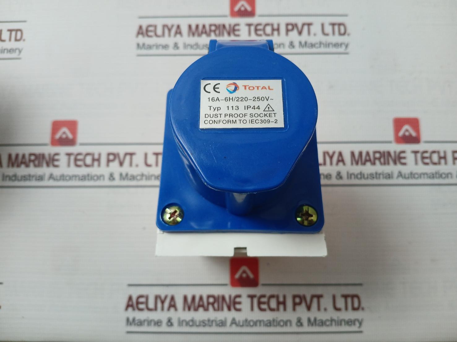 Total 113 Ip44 Dustproof Industrial Socket 16A – 6H 220–250V