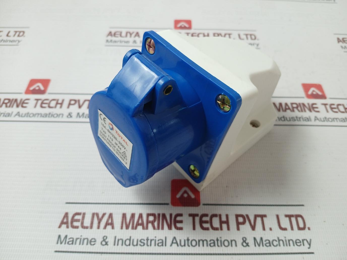 Total 113 Ip44 Dustproof Industrial Socket 16A – 6H 220–250V