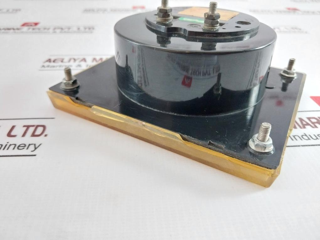 Toyo Keiki Dcf-12N Analog Megohmmeter Nij04277 Nh-349 1Ma