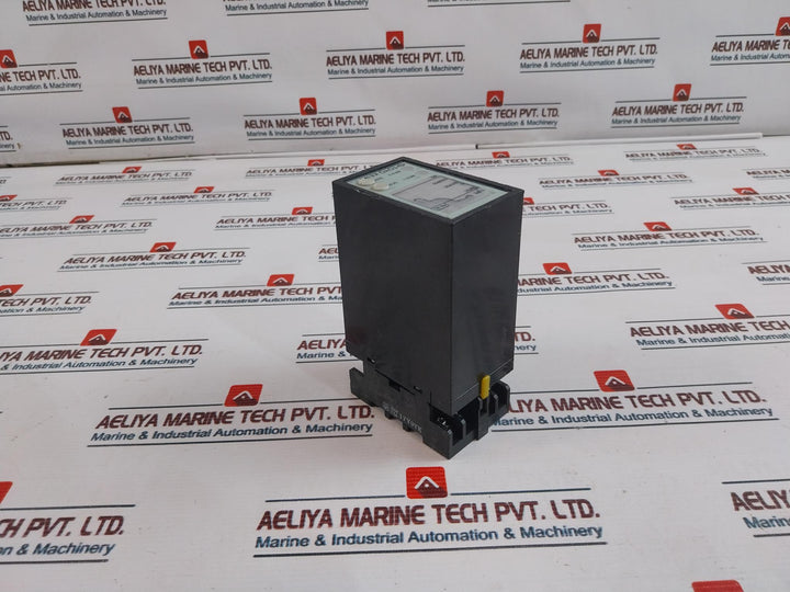 Toyo Keiki Nh-606 250V 7.5A Isolator With Base