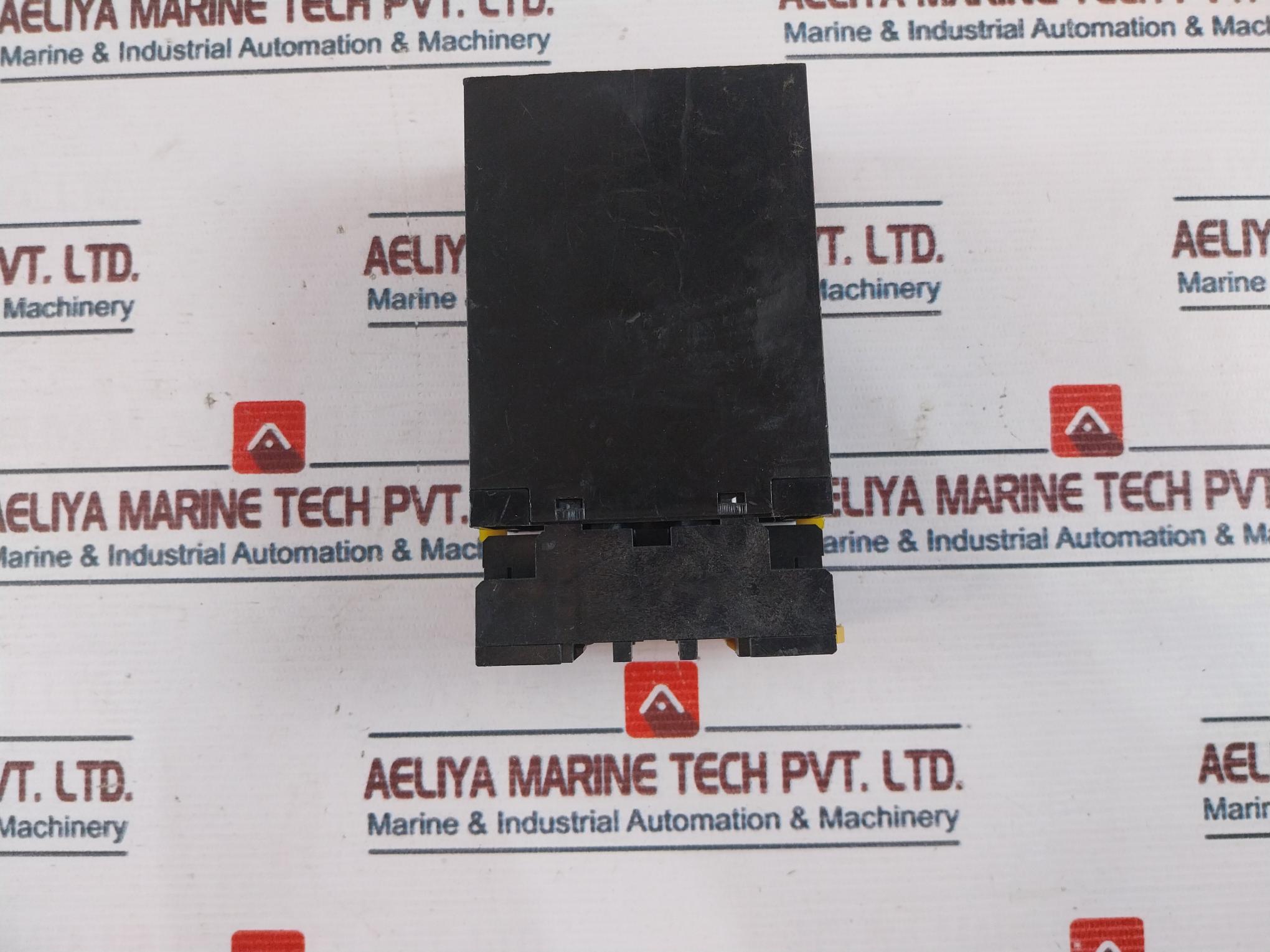 Toyo Keiki Nh-606 250V 7.5A Isolator With Base