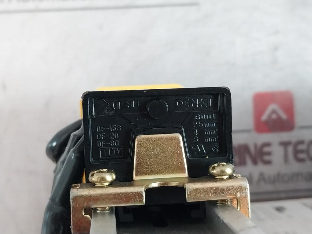 Toyozumi Dengenkiki Uel0240-047033-06M Transformer 2.4Kva 50/60Hz 0-240V