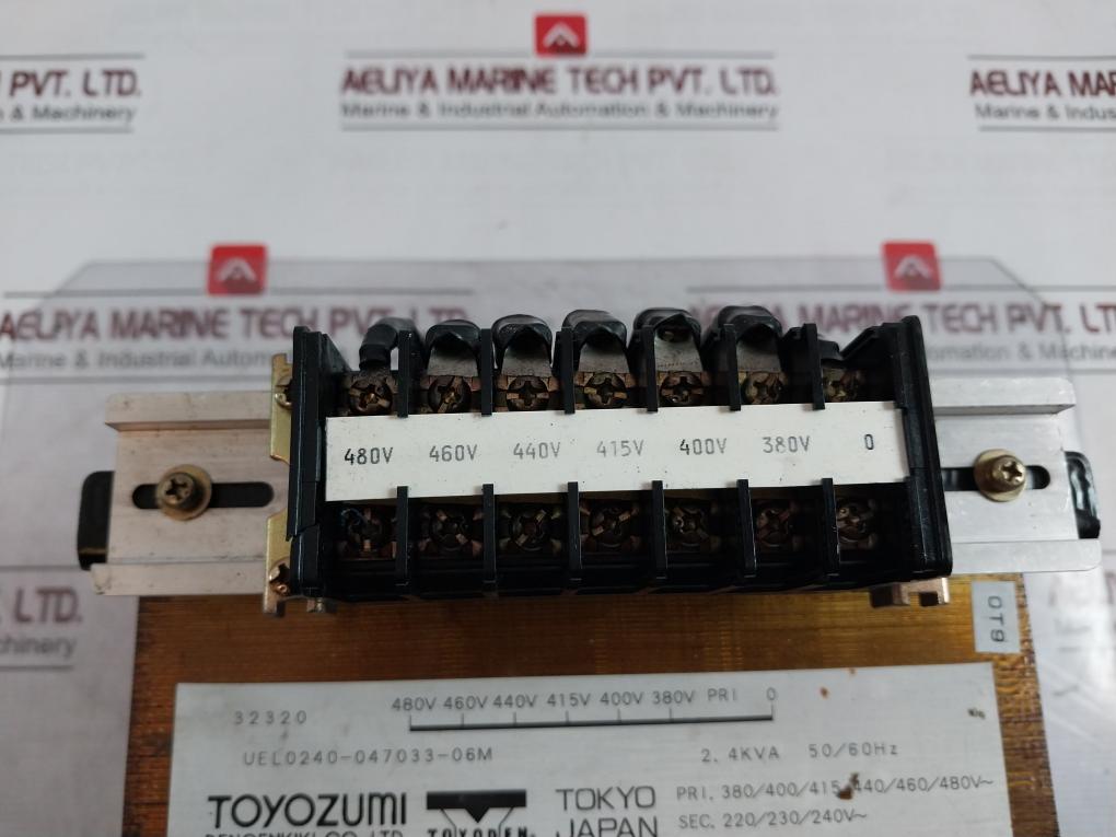Toyozumi Dengenkiki Uel0240-047033-06M Transformer 2.4Kva 50/60Hz 0-240V