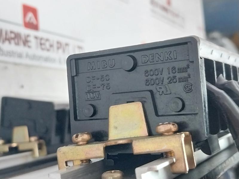 Toyozumi Uet0866-047044-09S Industrial Transformer 8660Va 50/60Hz 20C 25A 550V