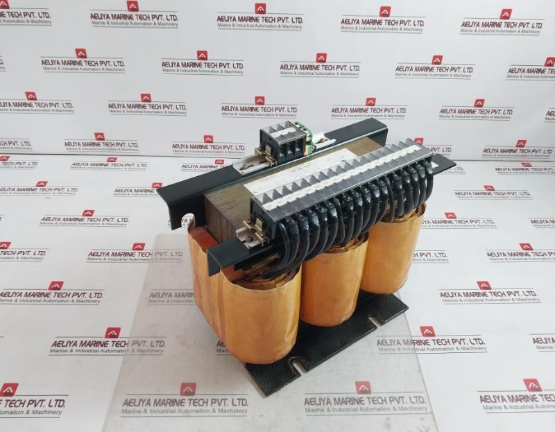 Toyozumi Uet0866-047044-09S Industrial Transformer 8660Va 50/60Hz 20C 25A 550V