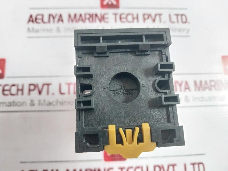 Tracon Rt11 Industrial Power Relay With Socket Base 10A-250Vac 240Vac