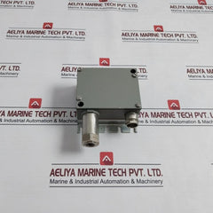 Trafag 8202.76.2210 Pressure Transmitter 0-4Kg/Cm2-g 12-34Vdc
