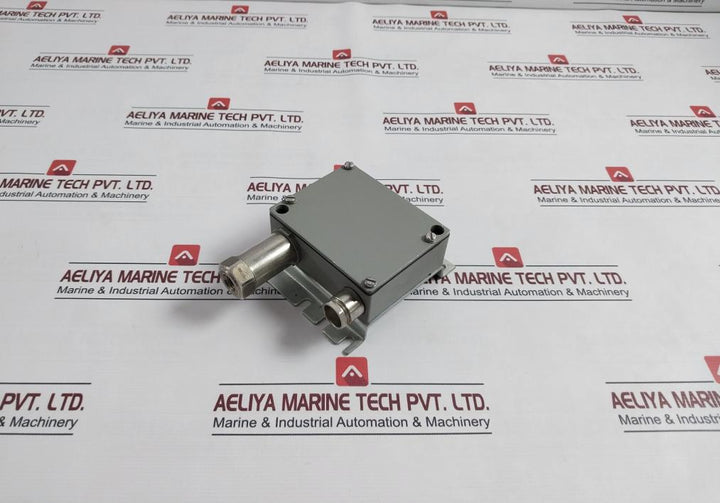 Trafag 8202.76.2210 Pressure Transmitter 0-4Kg/Cm2-g 12-34Vdc