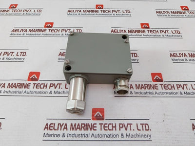 Trafag 8202.76.2210 Pressure Transmitter 12-34Vdc Ip65