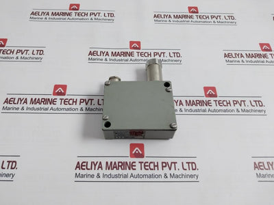 Trafag 8202.77.2210 Pressure Sensor Control 0-6Bar-g 0-0.6 Mpa-g 12-34Vdc/4.20Ma