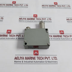 Trafag 8202.77.2210 Pressure Sensor Control 0-6Bar-g 0-0.6 Mpa-g 12-34Vdc/4.20Ma