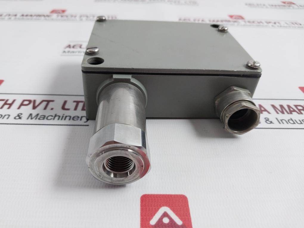 Trafag 8202.77.2210 Pressure Sensor Control 0-6Bar-g 0-0.6 Mpa-g 12-34Vdc/4.20Ma