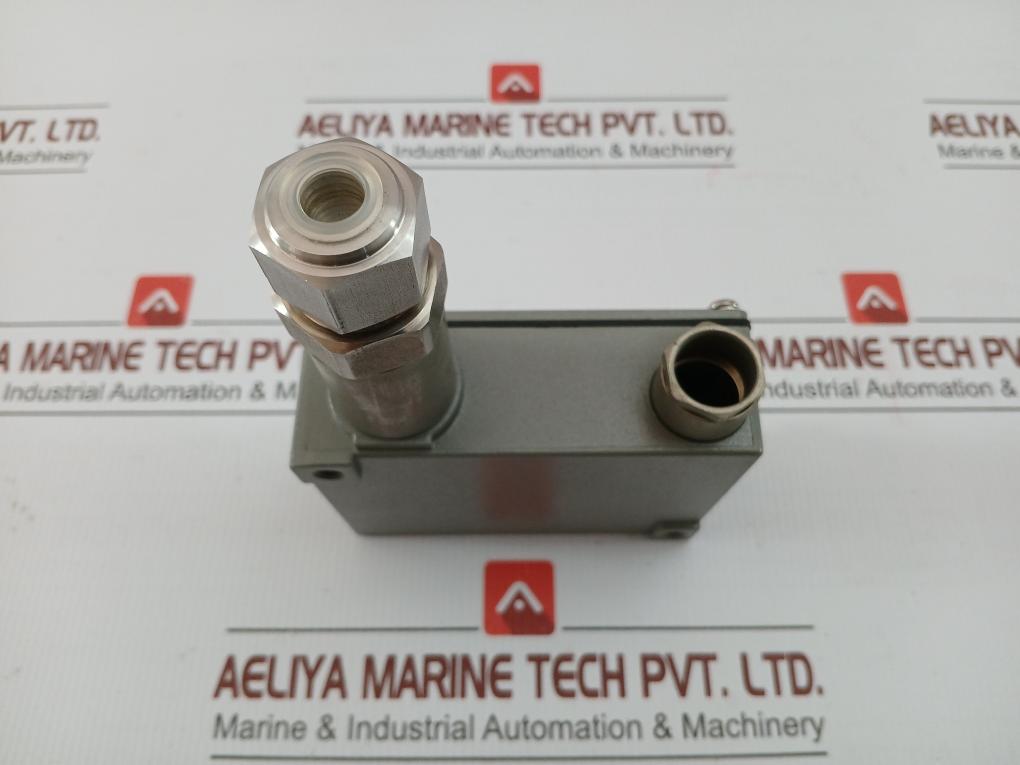 Pressure Transmitter 0-16 Bar 12-34V Dc Trafag 8202.79.2212