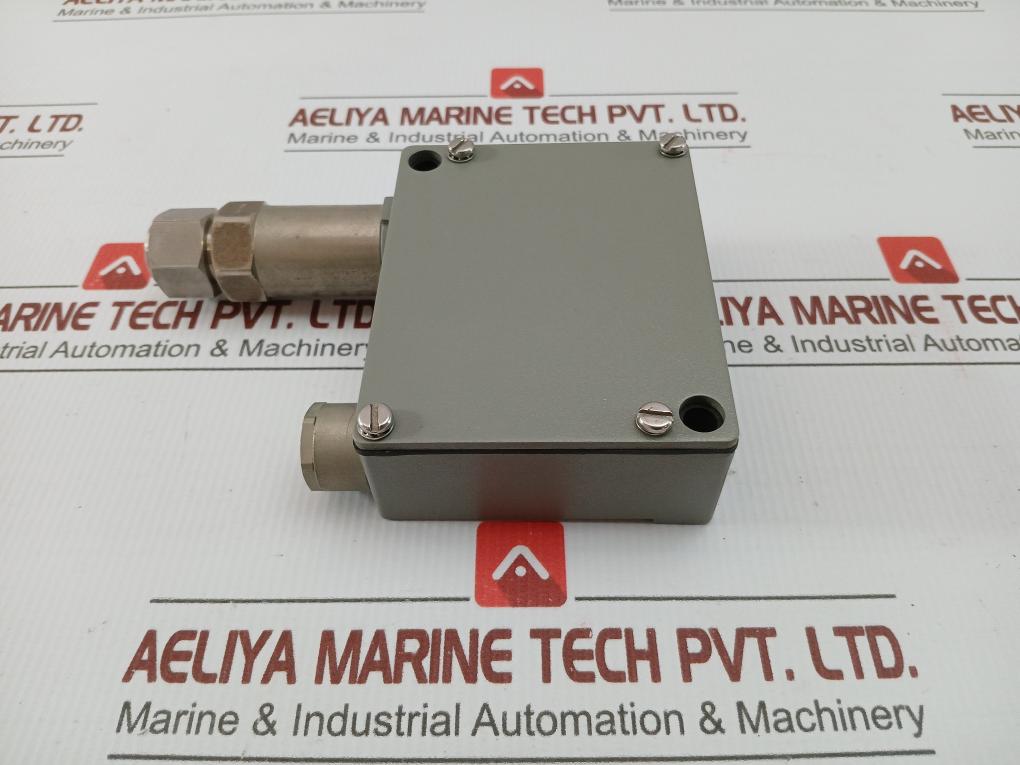Pressure Transmitter 0-16 Bar 12-34V Dc Trafag 8202.79.2212