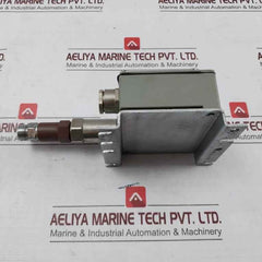Trafag 8202.84.2210 Differential Pressure Transmitter 12-34Vdc 4-20Ma B64301B