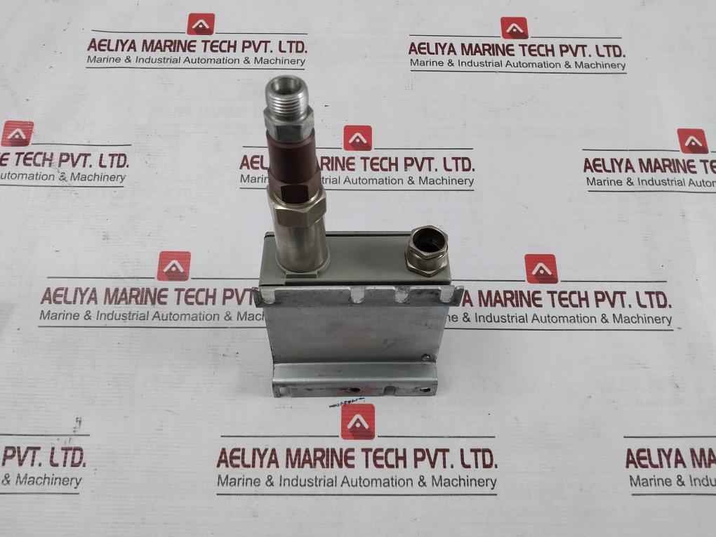 Trafag 8202.84.2210 Differential Pressure Transmitter 12-34Vdc 4-20Ma B64301B