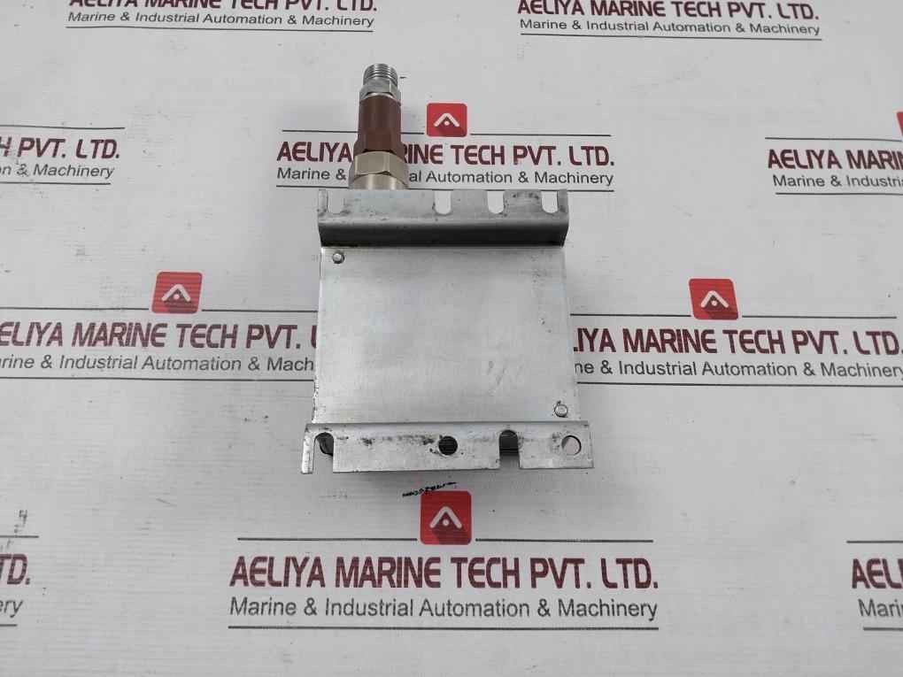 Trafag 8202.84.2210 Differential Pressure Transmitter 12-34Vdc 4-20Ma B64301B