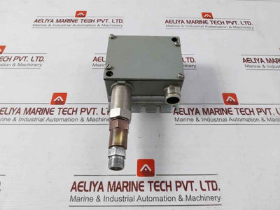 Trafag 8202.84.2210 Pressure Transmitter 0-400Bar-g 0-40Mpa-g 12-32V Dc / 4-20Ma