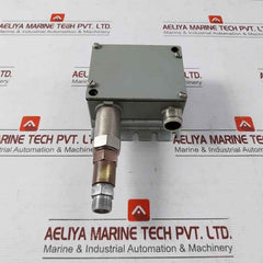 Trafag 8202.84.2210 Pressure Transmitter 0-400Bar-g 0-40Mpa-g 12-32V Dc / 4-20Ma