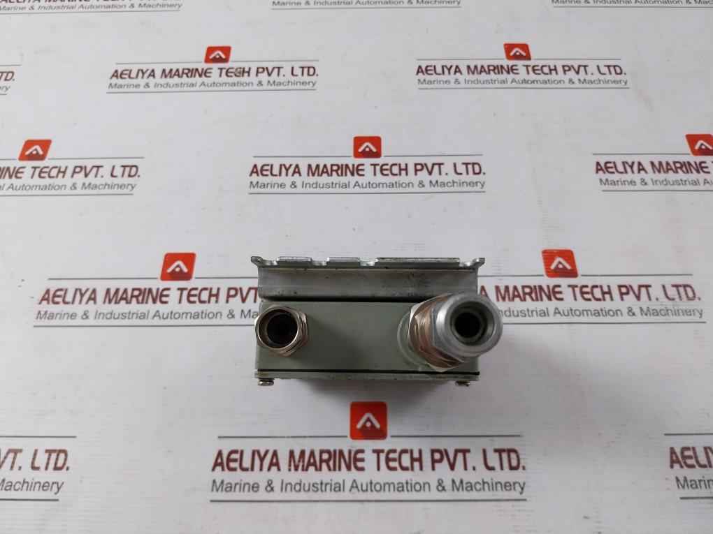 Trafag 8202.84.2210 Pressure Transmitter 0-400Bar-g 0-40Mpa-g 12-32V Dc / 4-20Ma