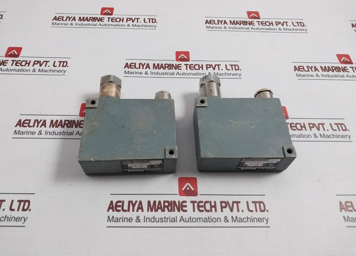Trafag 8202 Pressure Transmitter 36V/15 Bar