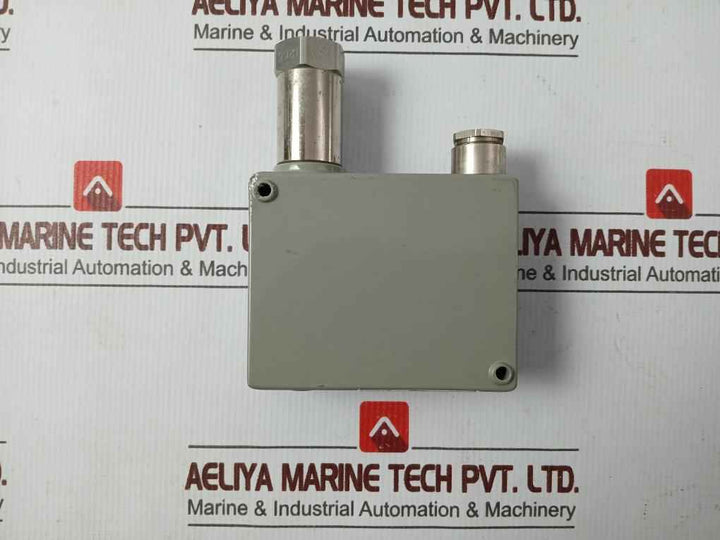 Trafag 8202 Pressure Transmitter 6Bar 0-70°C Ip65 12-34Vdc