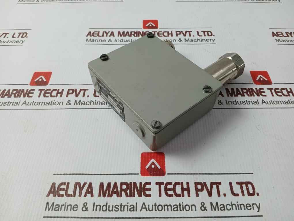 Trafag 8202 Pressure Transmitter 6Bar 0-70°C Ip65 12-34Vdc