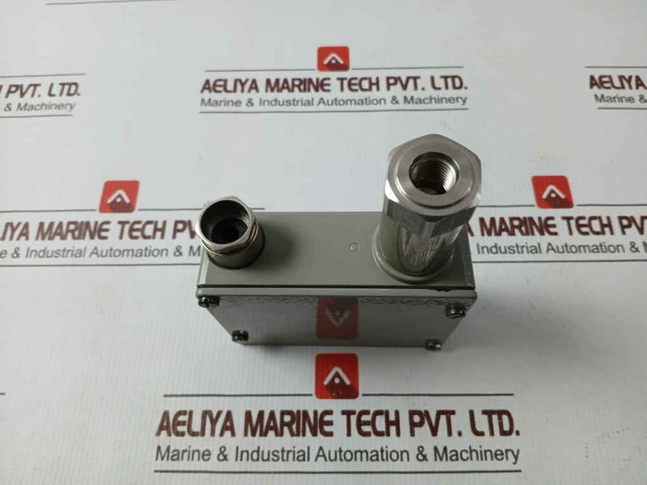 Trafag 8202 Pressure Transmitter 6Bar 0-70°C Ip65 12-34Vdc