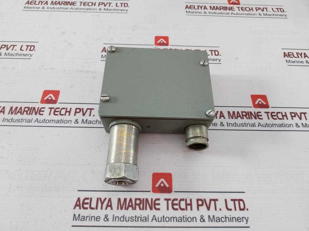 Trafag 8202 Pressure Transmitter 80 Bar 4–20 Ma 36V