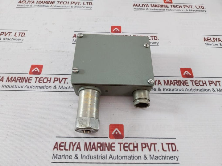 Trafag 8202 Pressure Transmitter 80 Bar 4–20 Ma 36V