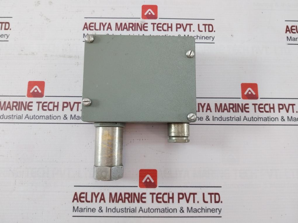 Trafag 8202 Pressure Transmitter 80 Bar 4–20 Ma 36V