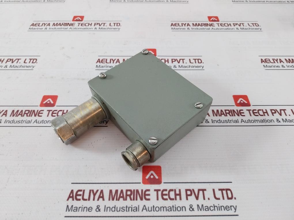 Trafag 8202 Pressure Transmitter 80 Bar 4–20 Ma 36V