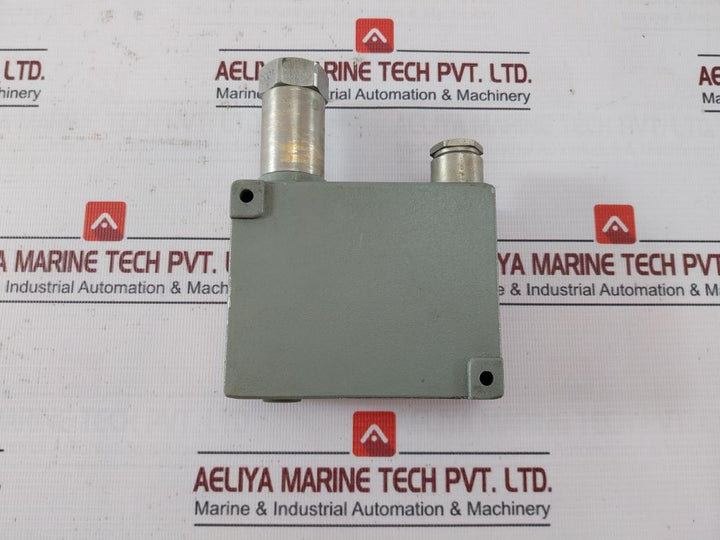 Trafag 8202 Pressure Transmitter 80 Bar 4–20 Ma 36V