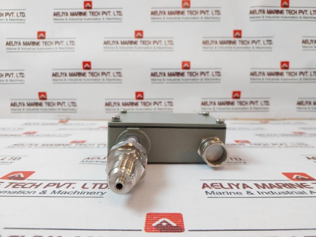 Trafag 8202,78,2210 Pressure Transmitter 0-10 Bar