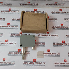 Trafag 8202,78,2210 Pressure Transmitter 0-10 Bar